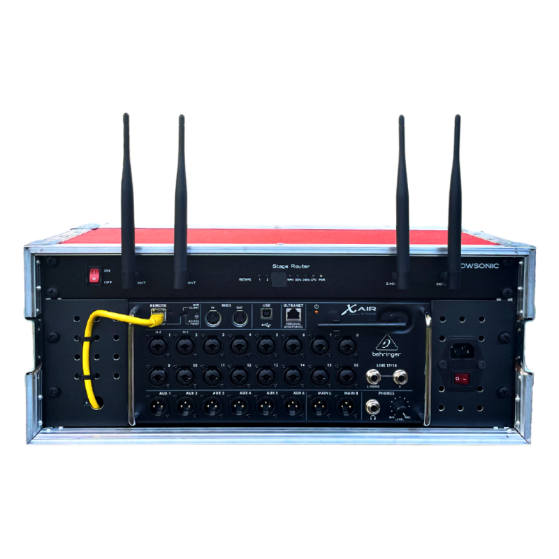Behringer XR 18 - Q 800